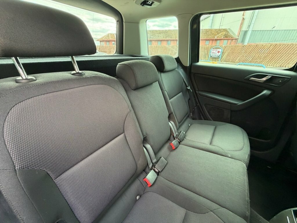 Skoda Yeti 1.2 Tsi S Red #11