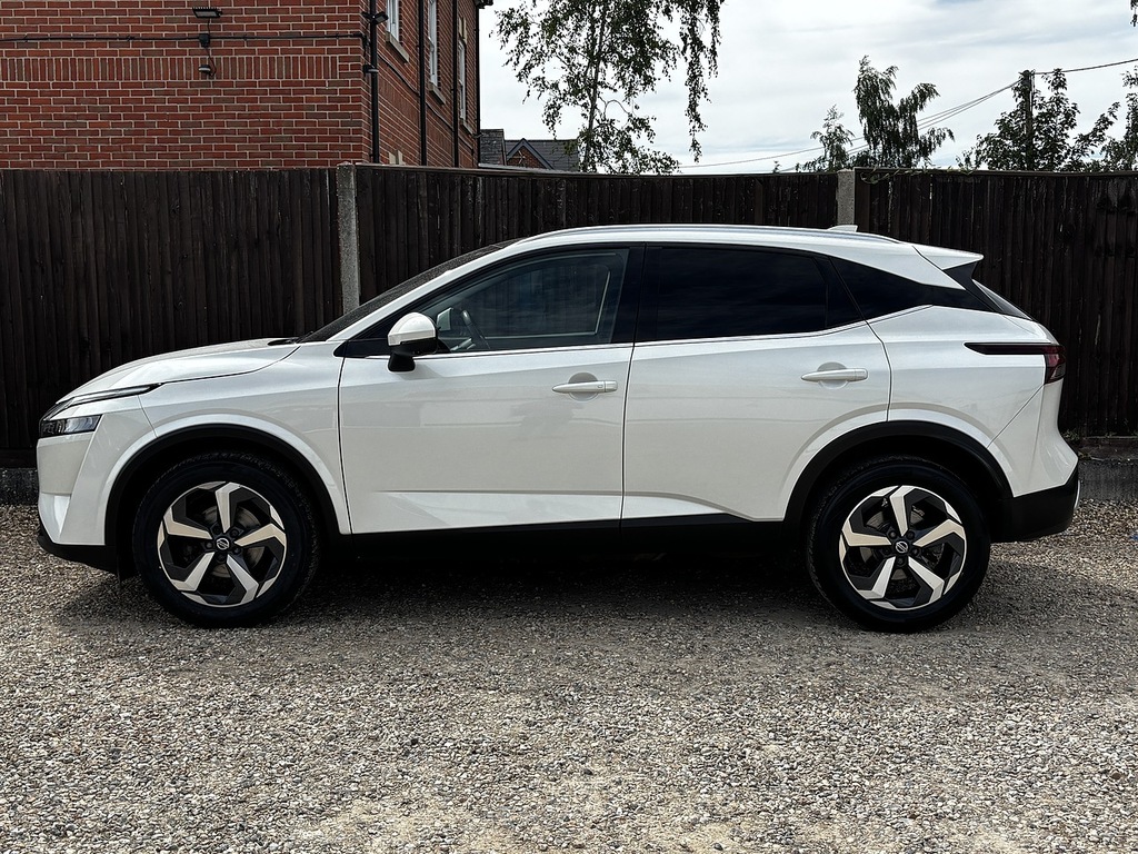 Nissan Qashqai Dig-t Mhev N-connecta White