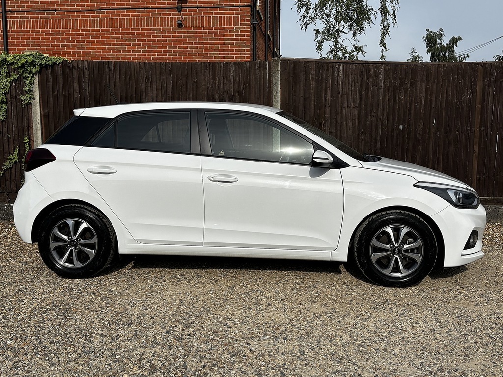 Hyundai I20 T-gdi Se White #5
