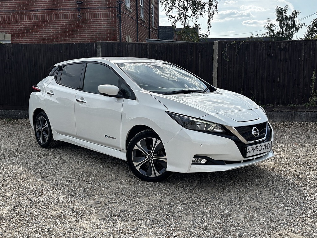 Nissan Leaf N-connecta White #2