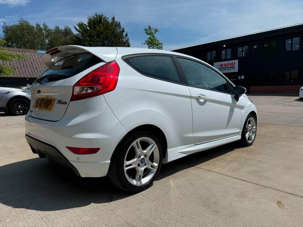 Ford Fiesta 1.6 Td Zetec S White #4