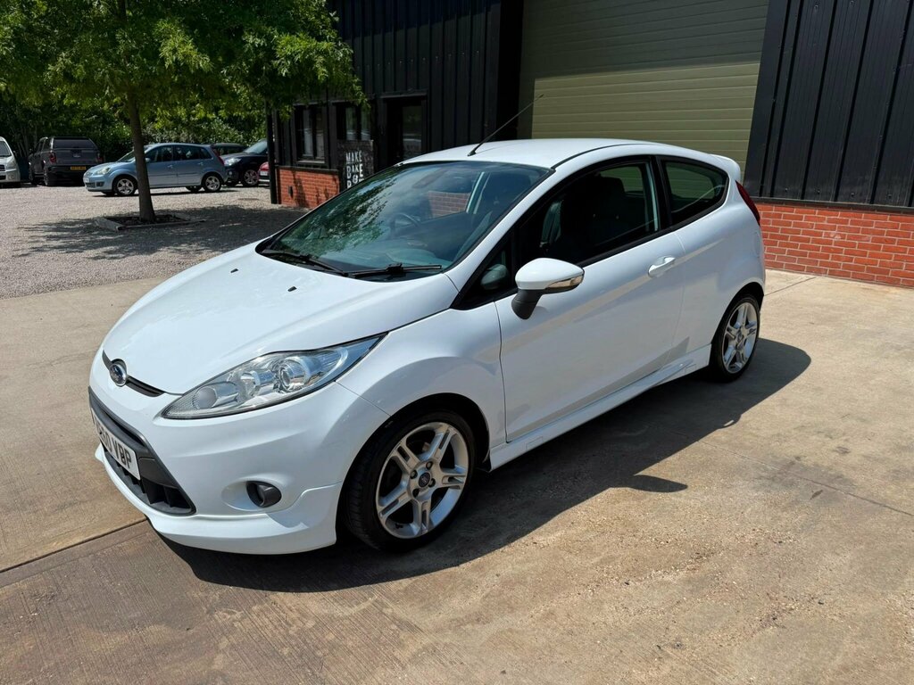 Ford Fiesta 1.6 Td Zetec S White #2