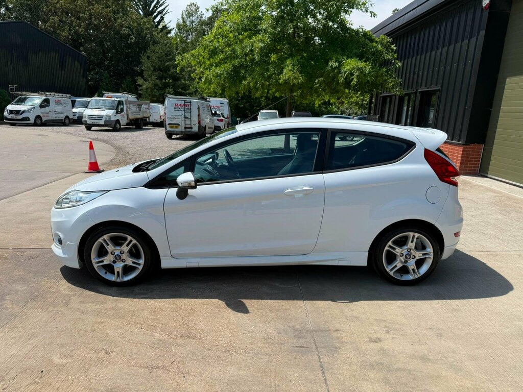 Ford Fiesta 1.6 Td Zetec S White #5