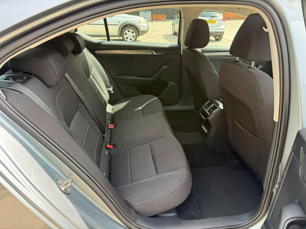 Skoda Superb 2.0 Tdi Cr Se L Executive Dsg Blue #9