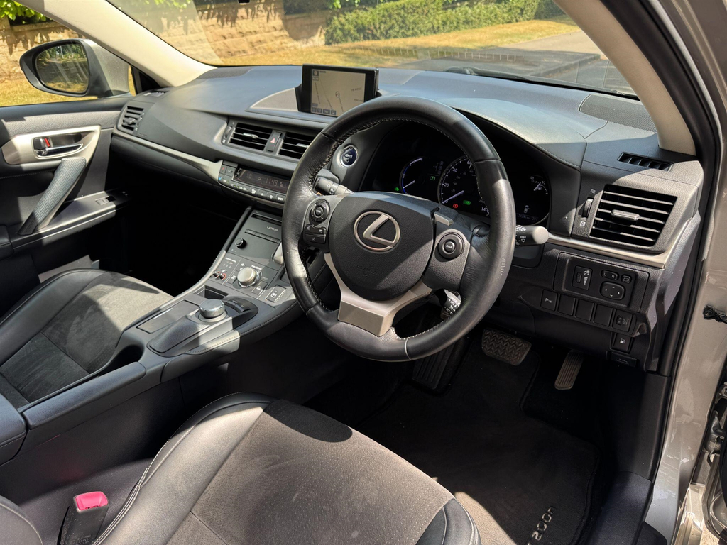 Lexus CT 1.8 200H Advance Plus Hatchback Hybrid #4