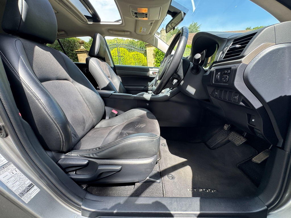 Lexus CT 1.8 200H F Sport Cvt Euro 6 S S White #47