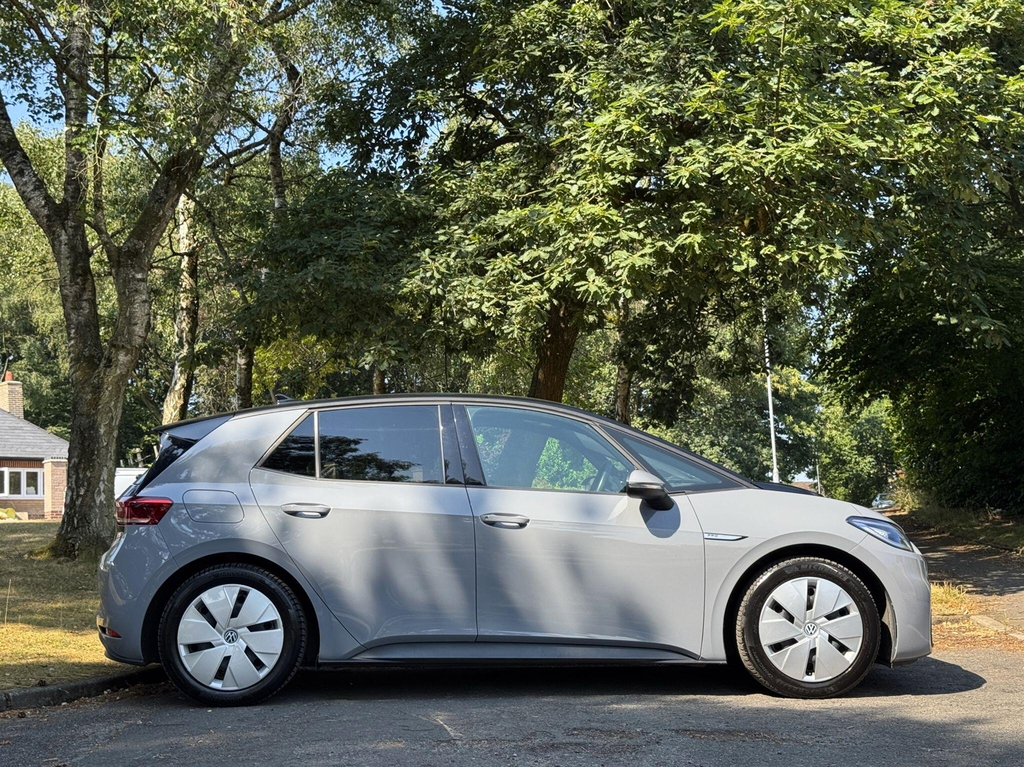 Volkswagen ID.3 Pro Performance 58Kwh Family Hatchback Electri  #3