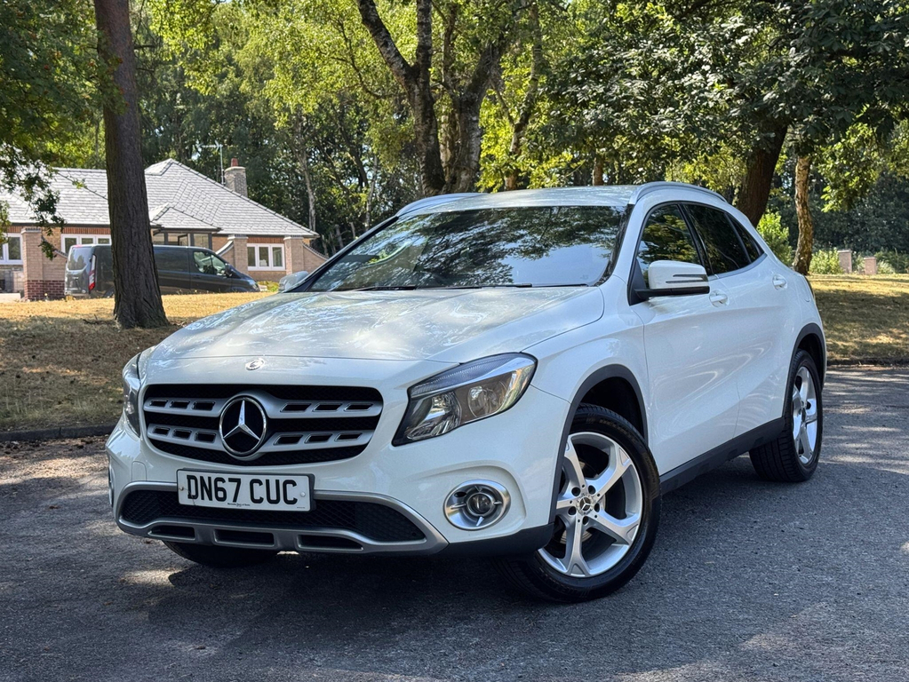 Mercedes-Benz GLA Class Green #29
