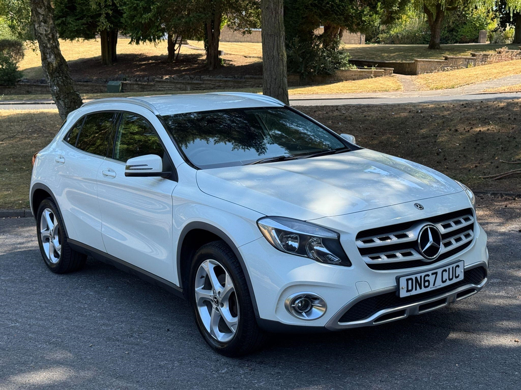 Mercedes-Benz GLA Class Green #50