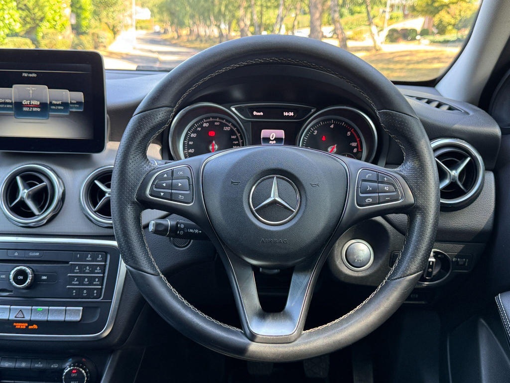 Mercedes-Benz GLA Class Green #43