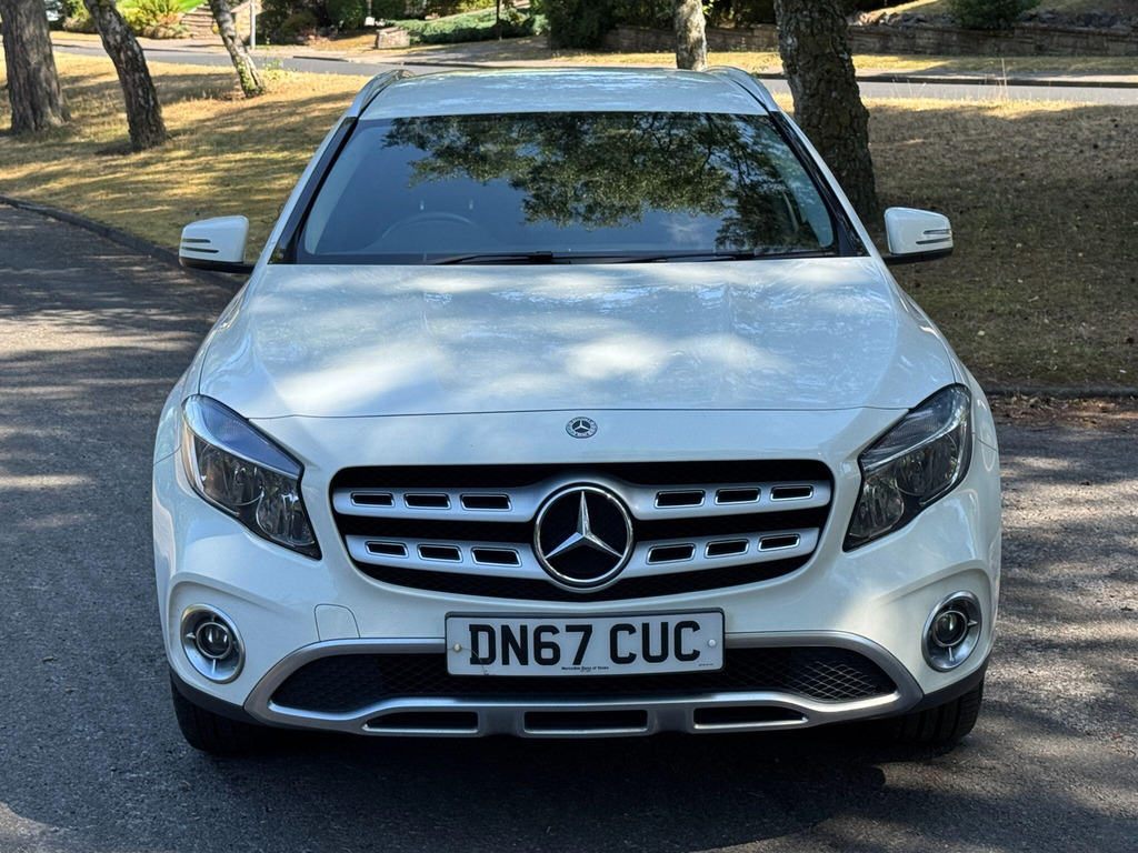 Mercedes-Benz GLA Class Green #62
