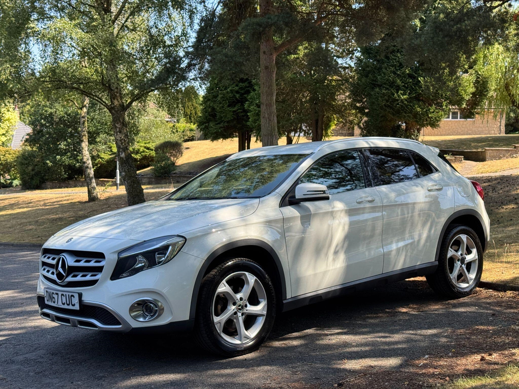 Mercedes-Benz GLA Class Green #69