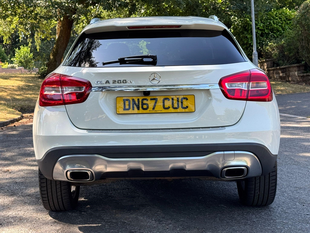 Mercedes-Benz GLA Class Green #7