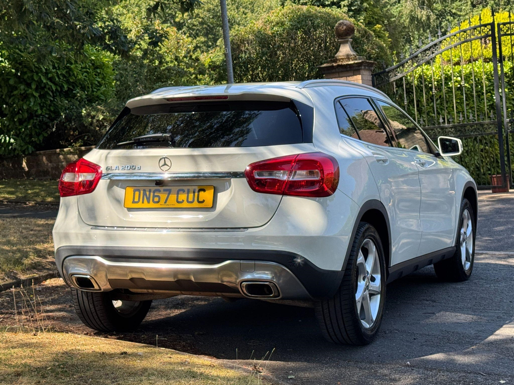 Mercedes-Benz GLA Class Green #49