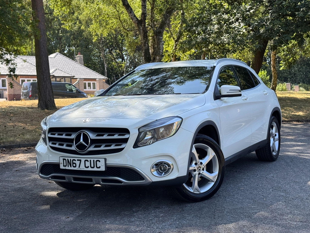 Mercedes-Benz GLA Class Green #64