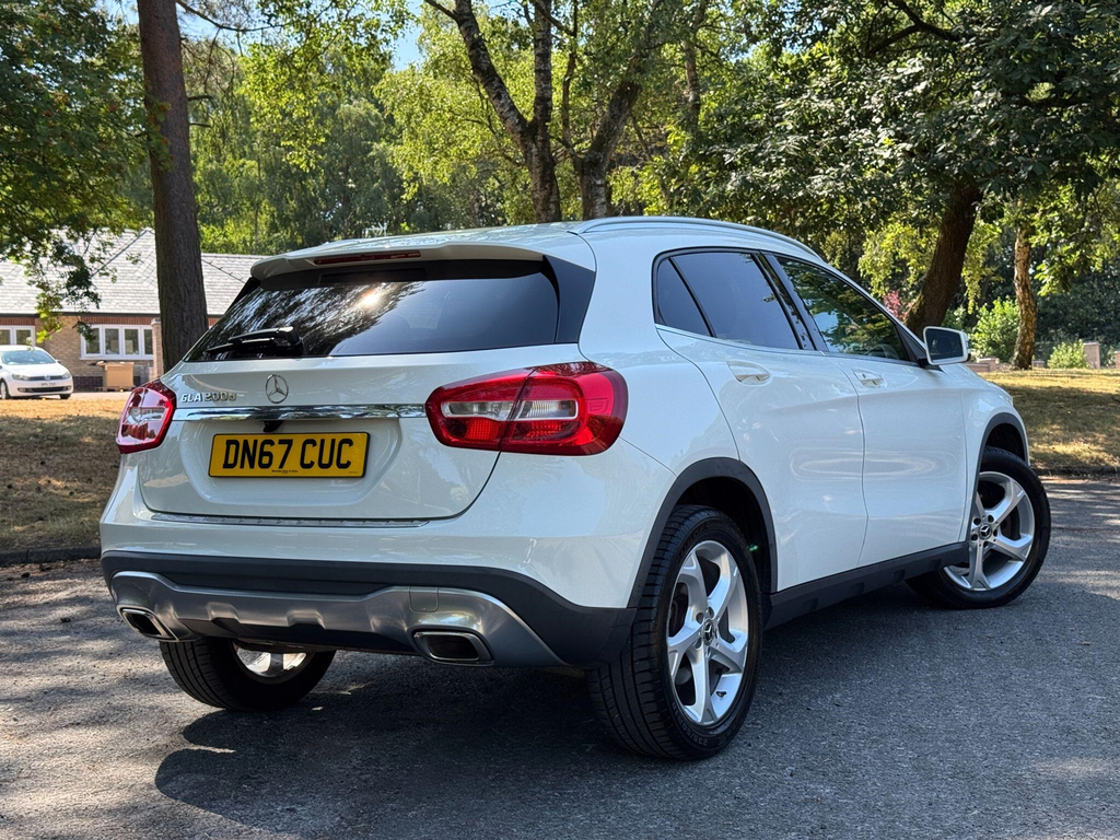 Mercedes-Benz GLA Class Green #65