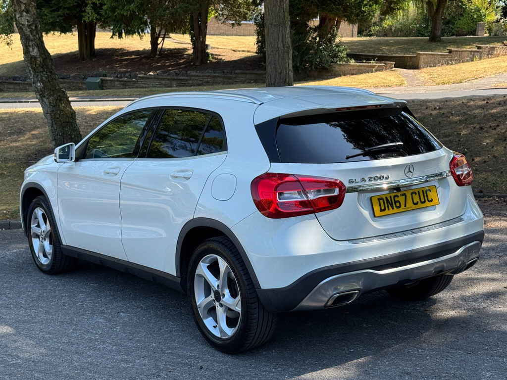 Mercedes-Benz GLA Class Green #59