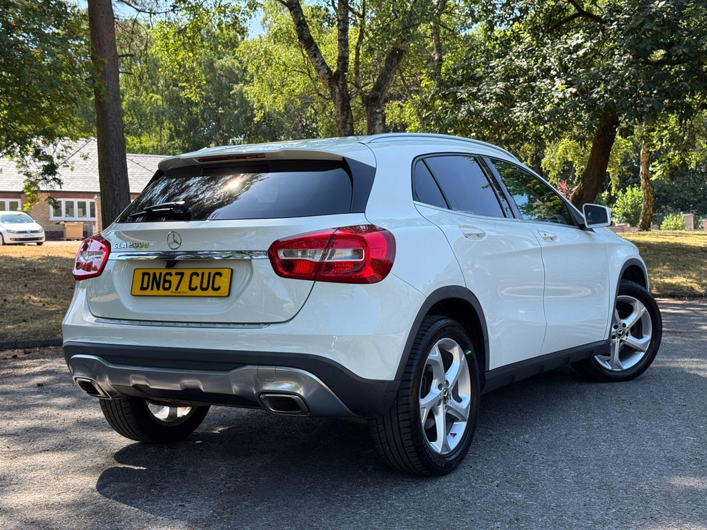 Mercedes-Benz GLA Class Green #52