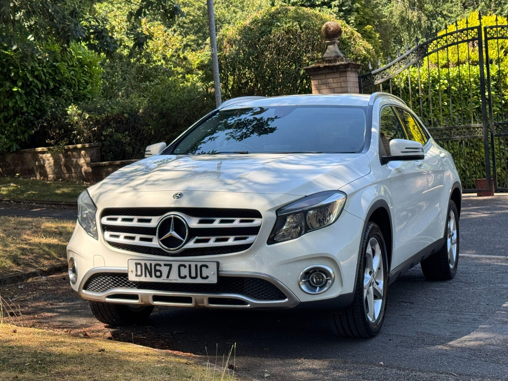 Mercedes-Benz GLA Class Green #67