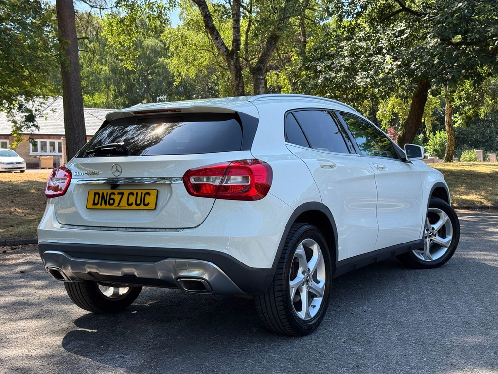 Mercedes-Benz GLA Class Green #30