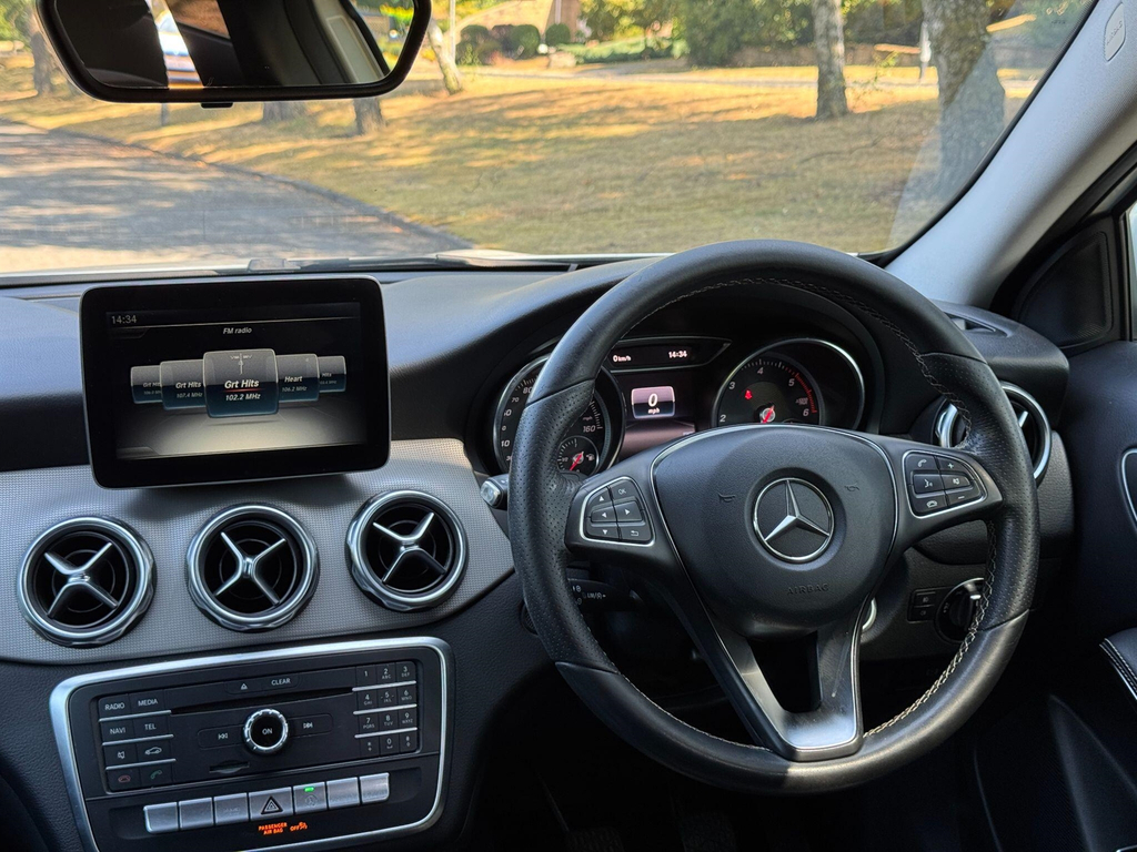 Mercedes-Benz GLA Class Green #12