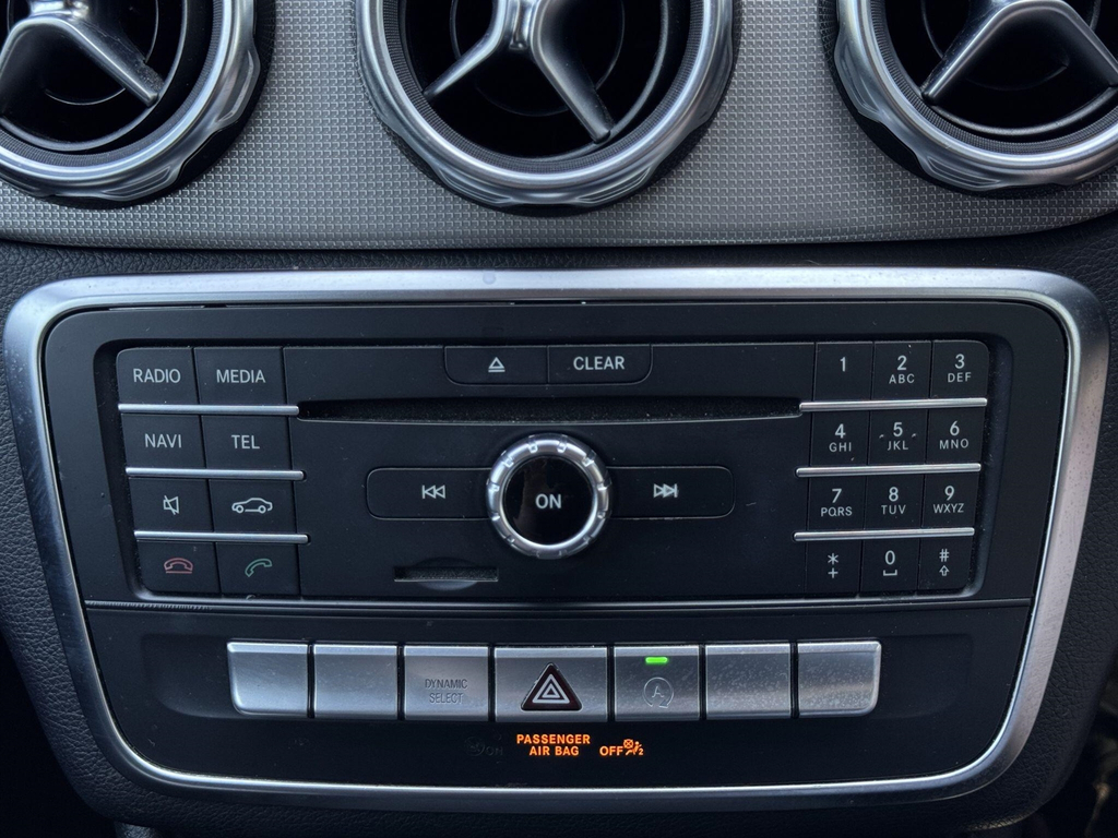 Mercedes-Benz GLA Class Green #41