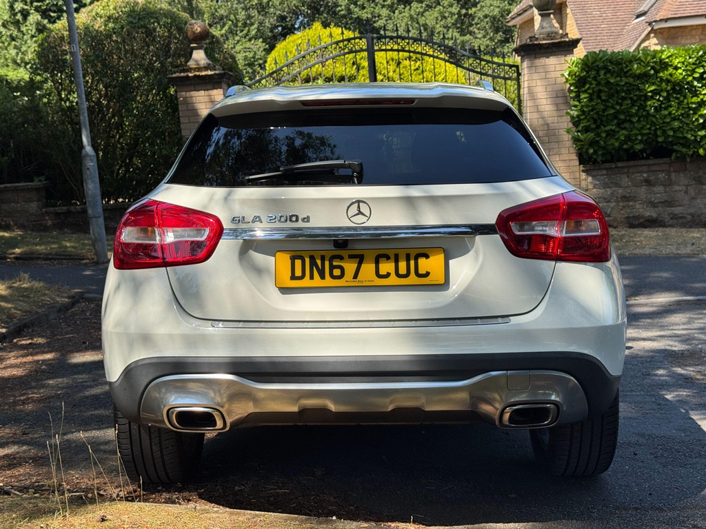 Mercedes-Benz GLA Class Green #36