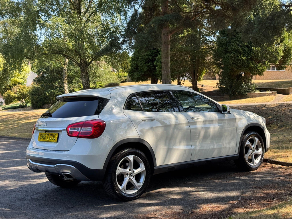 Mercedes-Benz GLA Class Green #45