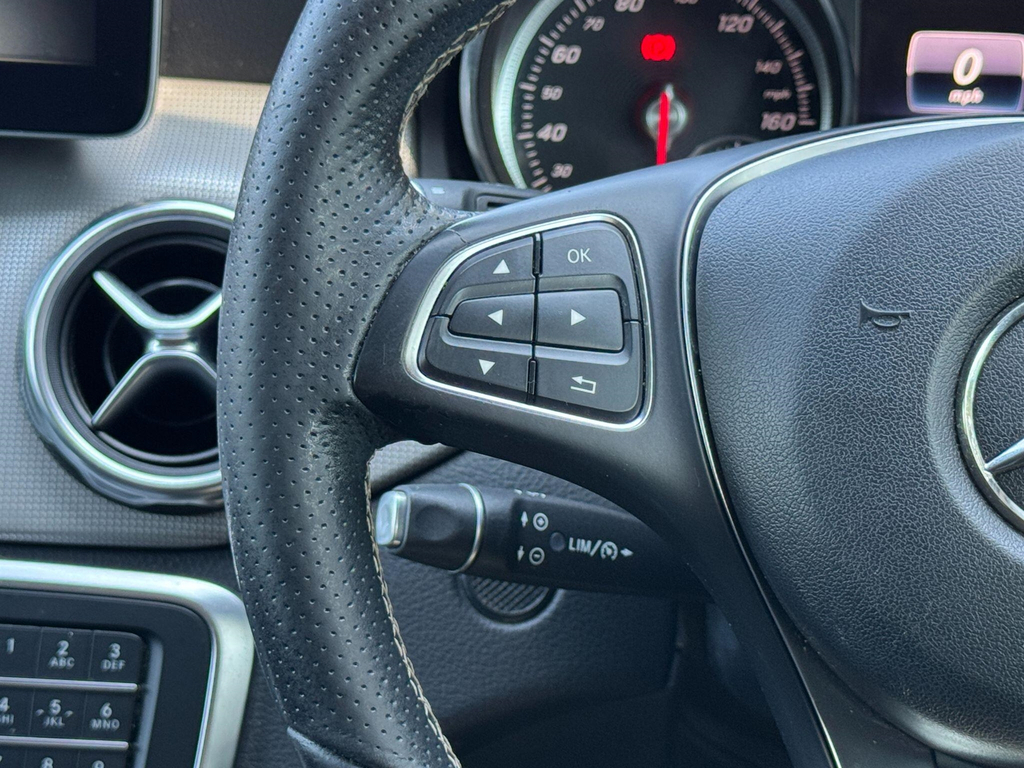 Mercedes-Benz GLA Class Green #66