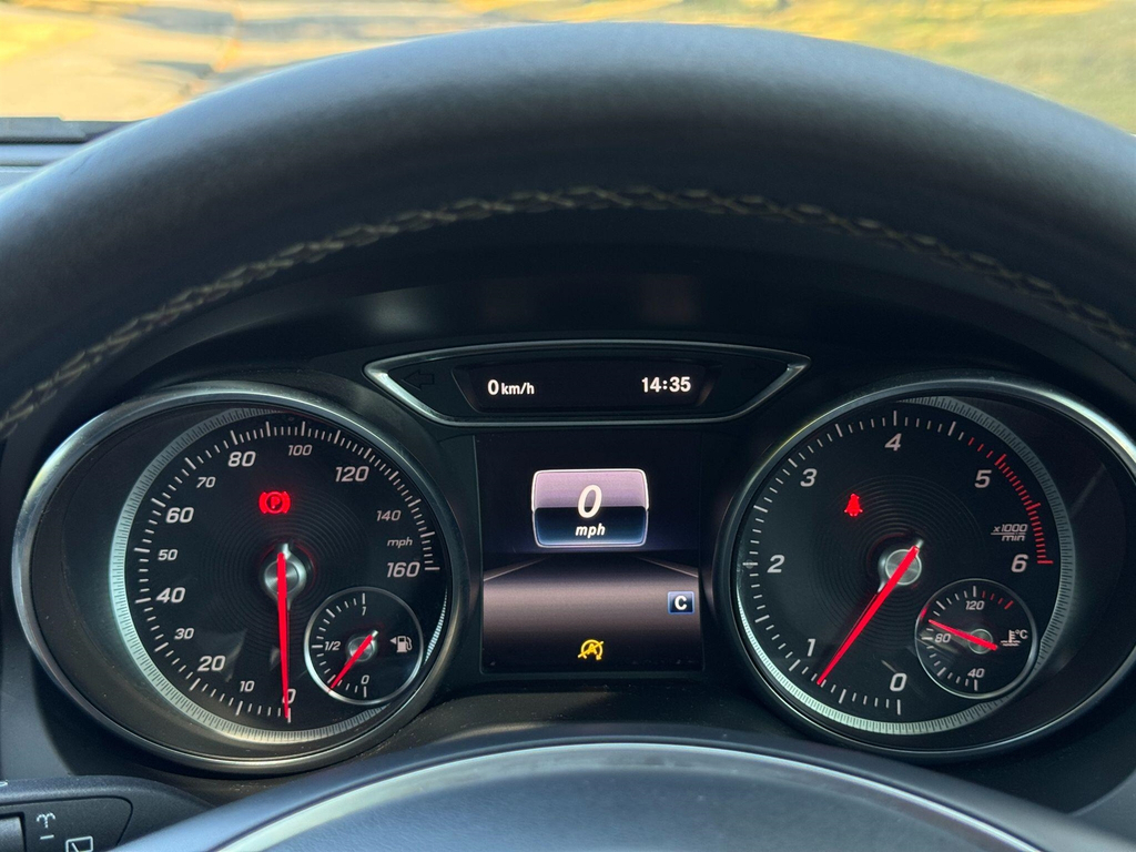 Mercedes-Benz GLA Class Green #61