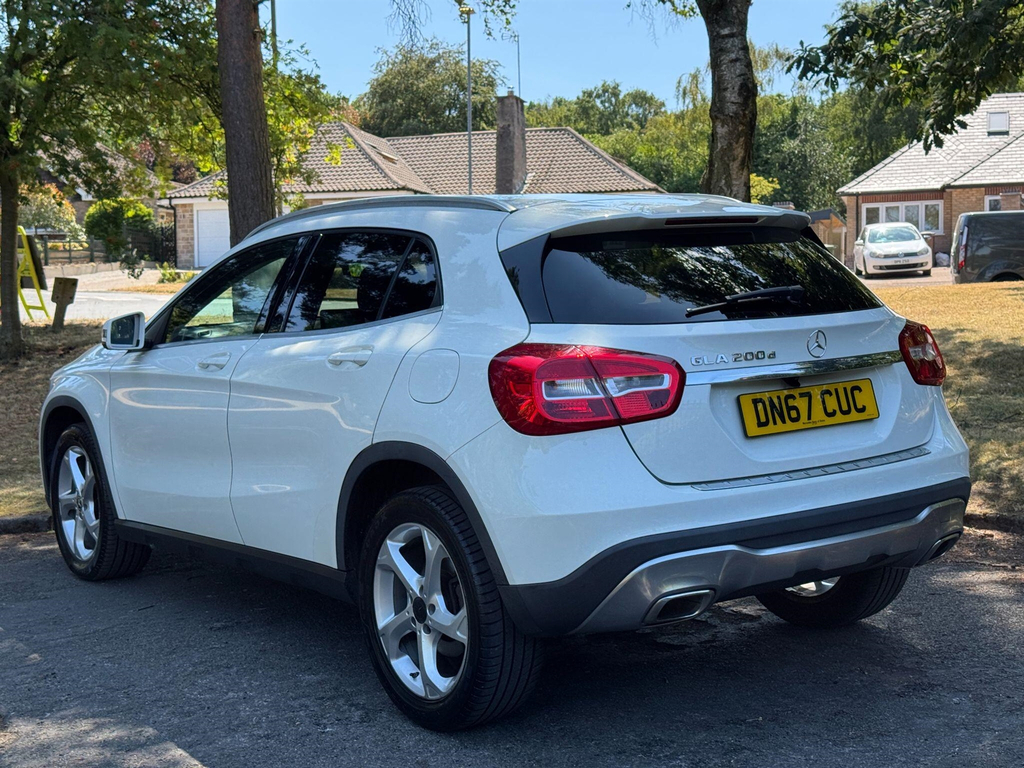 Mercedes-Benz GLA Class Green #22
