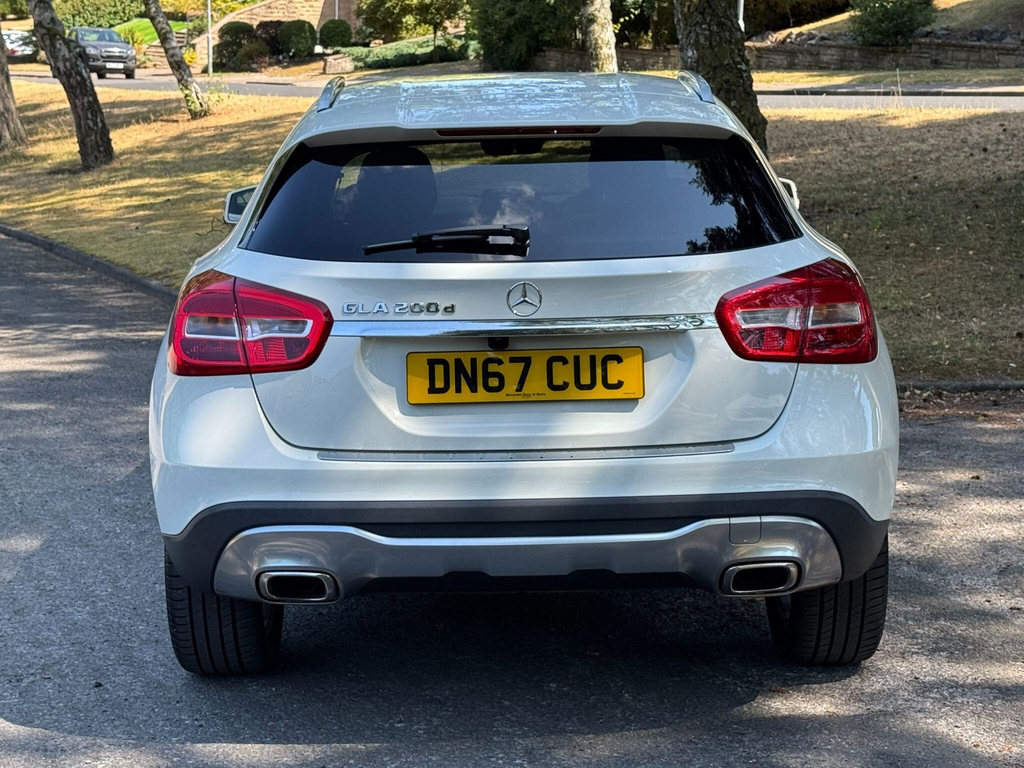 Mercedes-Benz GLA Class Green #34
