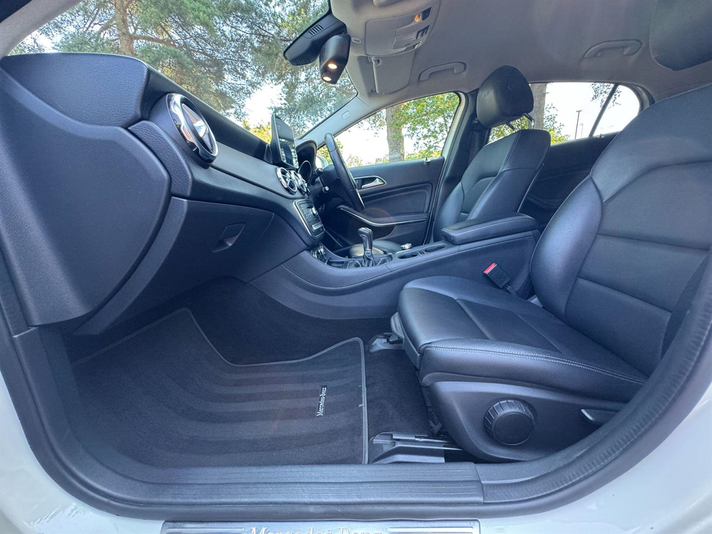 Mercedes-Benz GLA Class Green #72