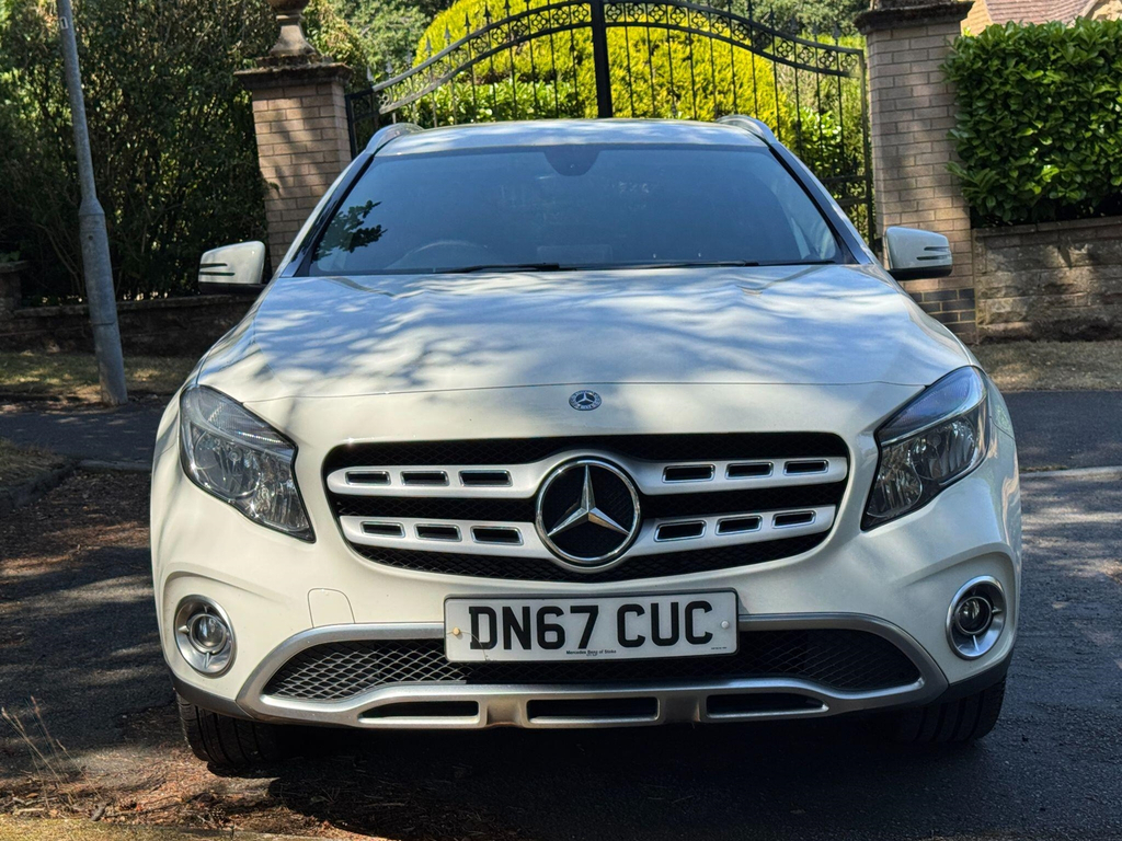 Mercedes-Benz GLA Class Green #56