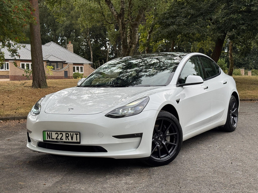 Tesla Model 3 Dual Motor Long Range Saloon 4