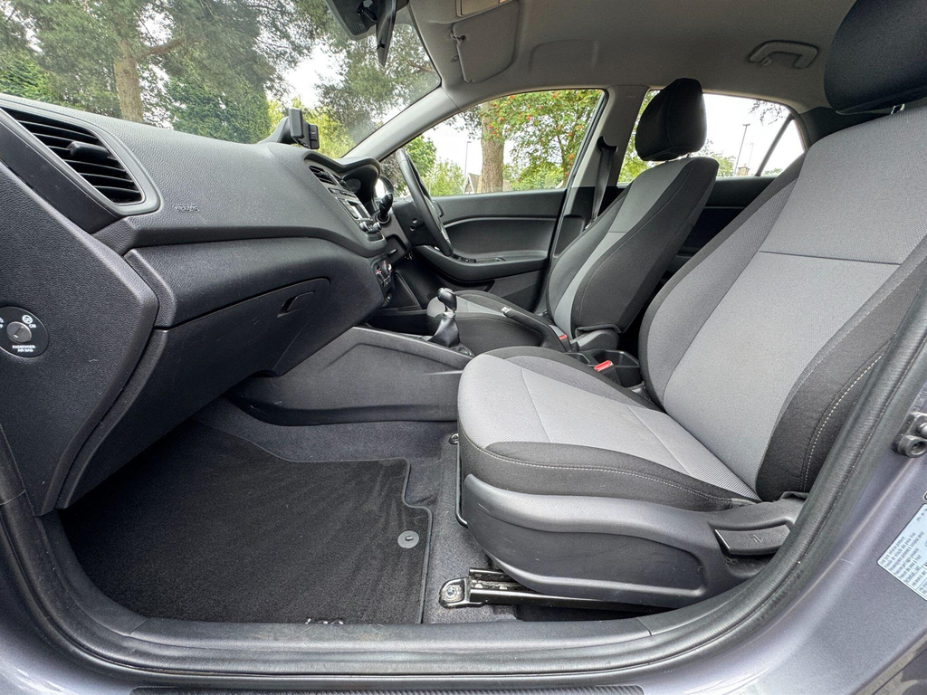 Hyundai I20 1.2 S Air White #57