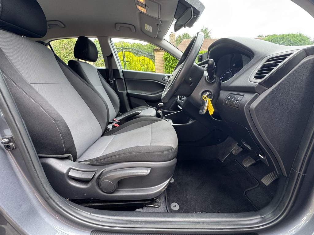Hyundai I20 1.2 S Air White #63