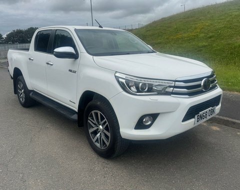 Toyota HILUX 2.4 Hi-luxury Invincible White
