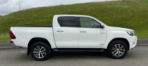 Toyota HILUX 2.4 Hi-luxury Invincible White #3