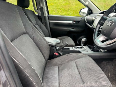 Toyota HILUX 2.4 Hi-luxury Invincible Grey #5