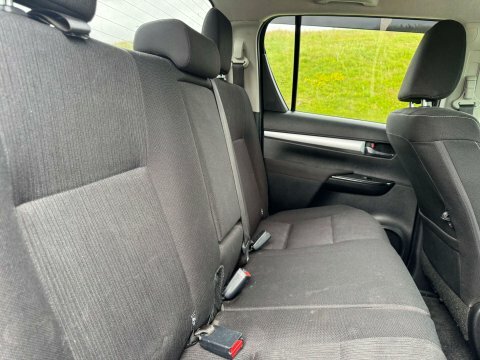 Toyota HILUX Invincible X Dcab Pick Up 2.8 D-4d Grey #8