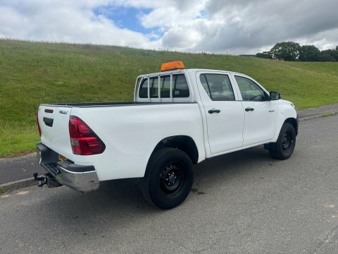 Toyota HILUX 2.4 Hi-luxury Active White #4