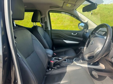 Nissan Navara 2.3 Navara Tekna Black #6