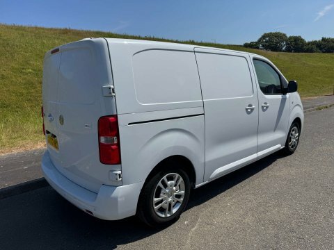 Vauxhall Vivaro 1.5 Vivaro F2700 DV72BCE White #4