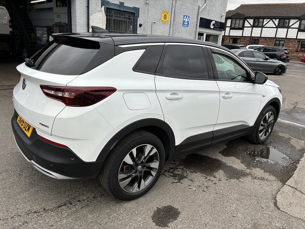 Vauxhall Grandland X Turbo Sport Nav White #4
