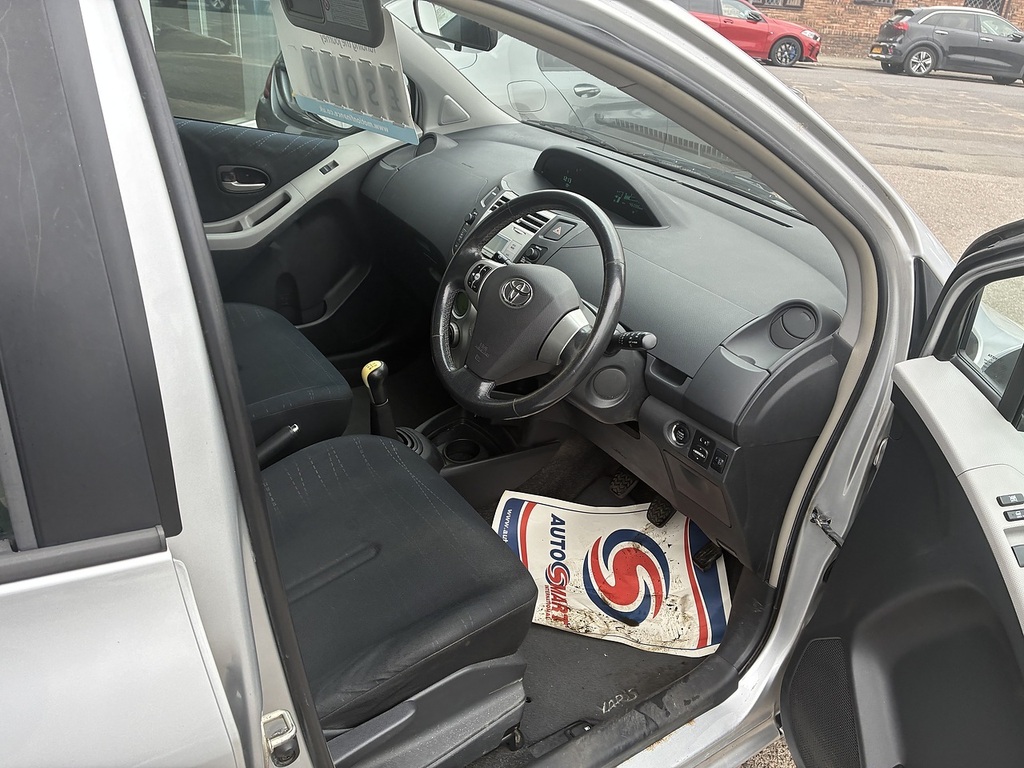Toyota Yaris 1.4 D-4d T3 Multimode Silver #13