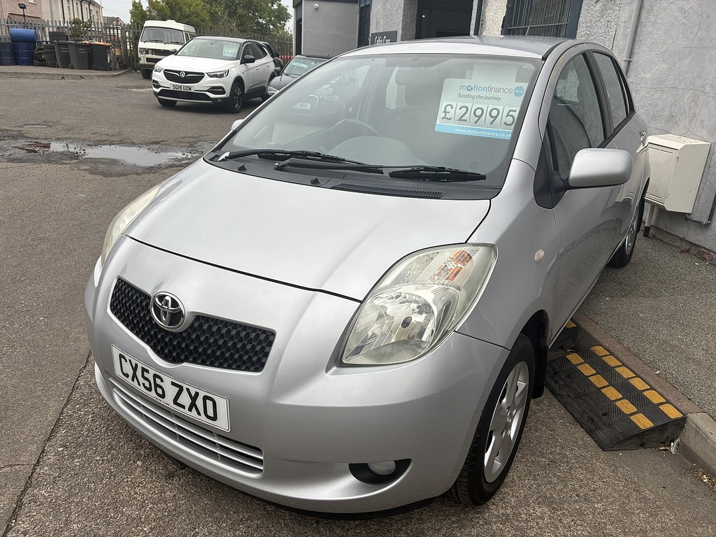 Toyota Yaris Vvt-i T Spirit Silver
