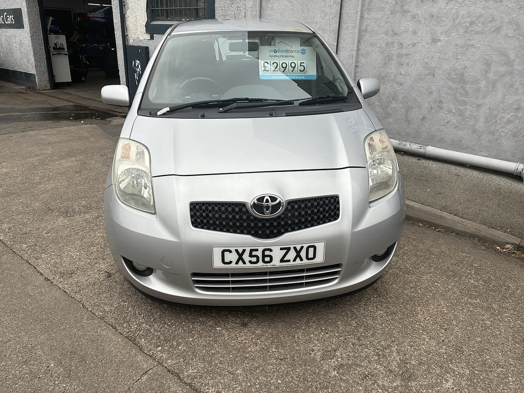 Toyota Yaris Vvt-i T Spirit Silver #3