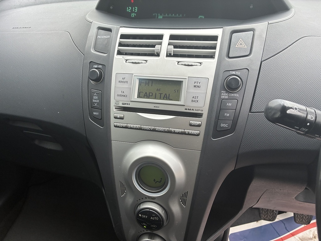 Toyota Yaris 1.4 D-4d T3 Multimode Silver #11