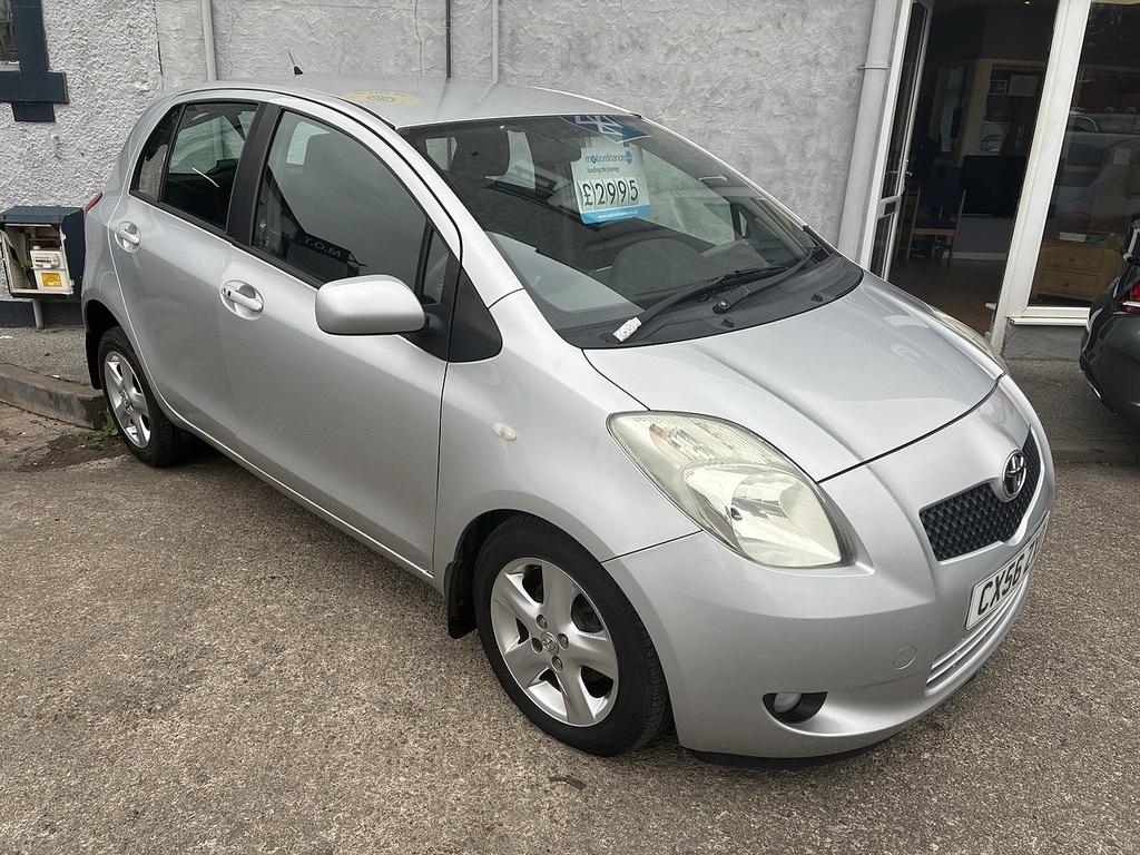 Toyota Yaris Vvt-i T Spirit Silver #2